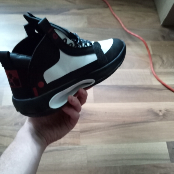 Shoes - Picture 2 of 3